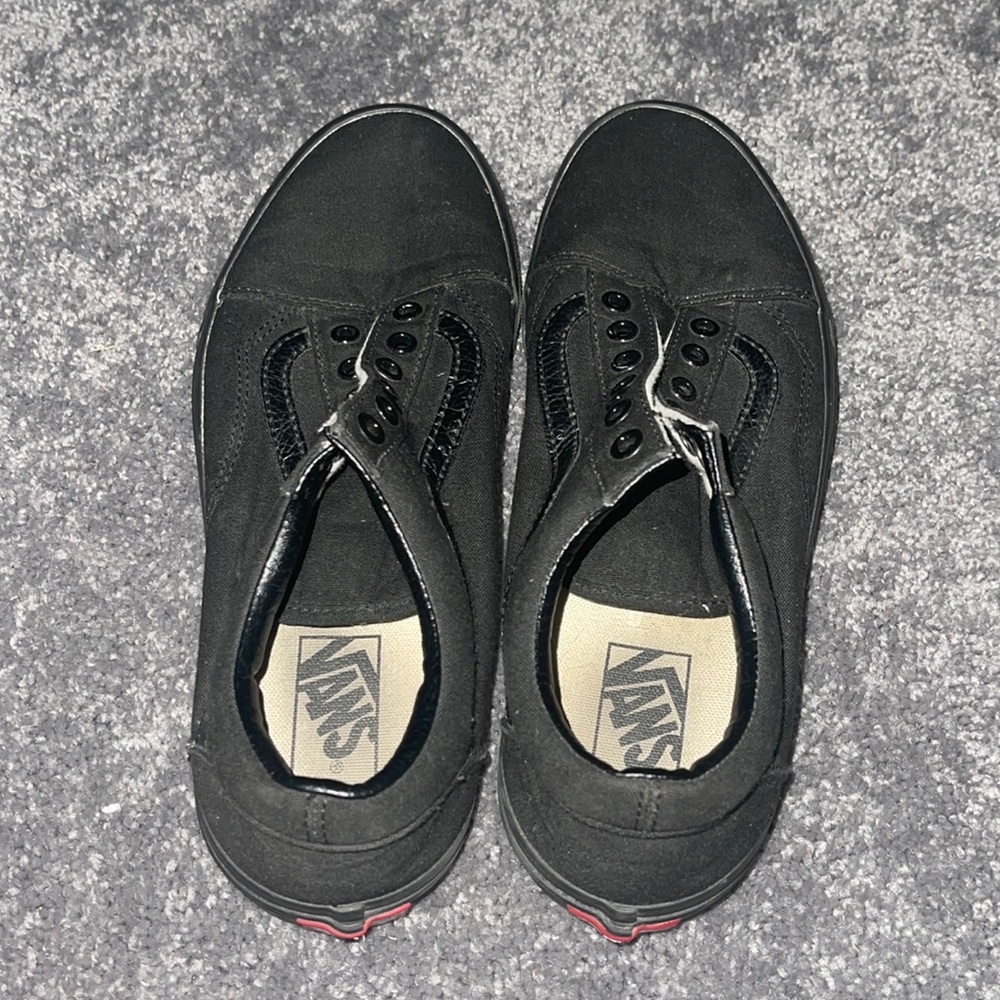 Vans black low
